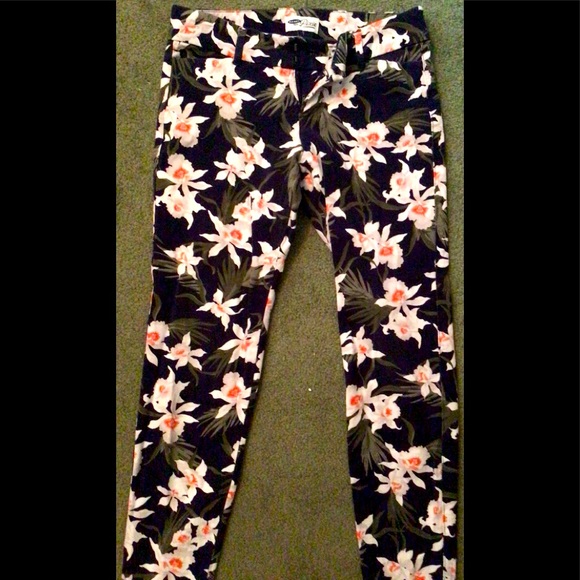 Old Navy Pants - Old Navy Floral Pixie Pants